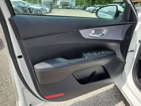 Used 2024 Kia Forte LXS FWD image 17