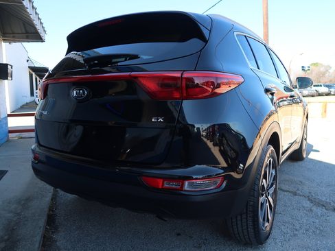 Used 2017 Kia Sportage EX image 8