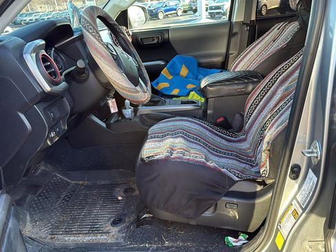 Used 2021 Toyota Tacoma SR5 image 11