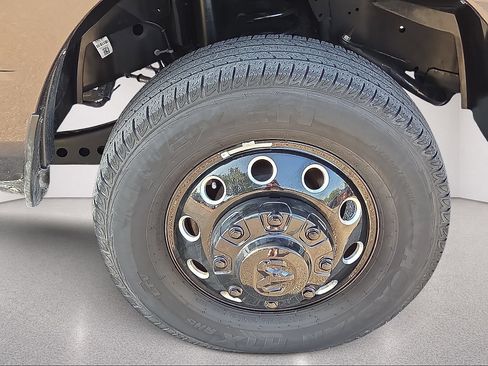 Used 2025 RAM 3500 Laramie AWD/4WD image 7