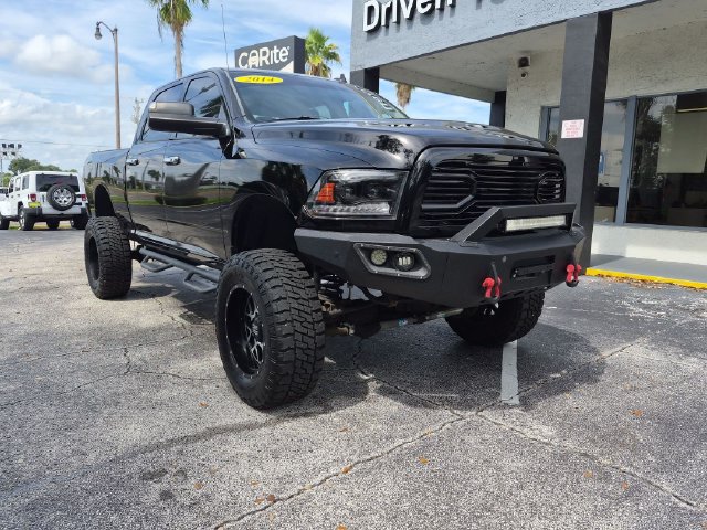 Used 2014 RAM 2500 SLT w/ Luxury Group AWD/4WD image 3
