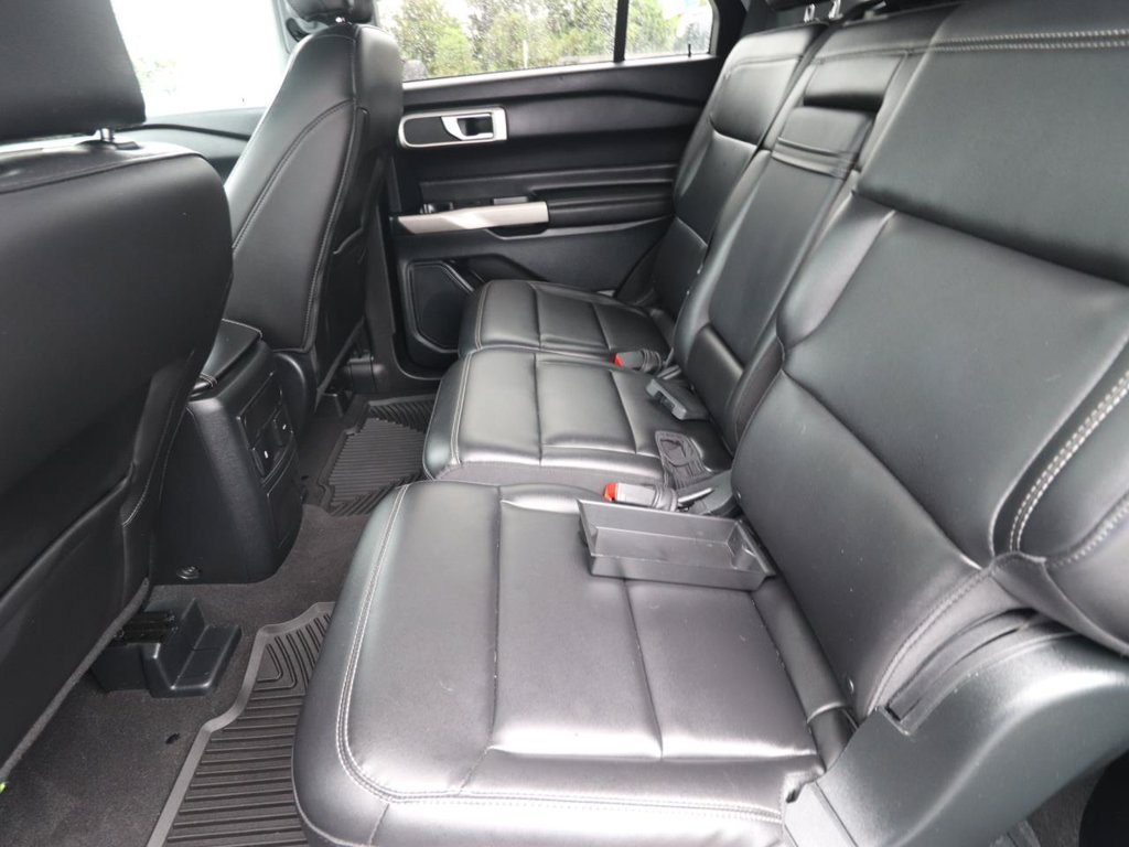 Used 2023 Ford Explorer XLT w/ Equipment Group 202A AWD/4WD image 9