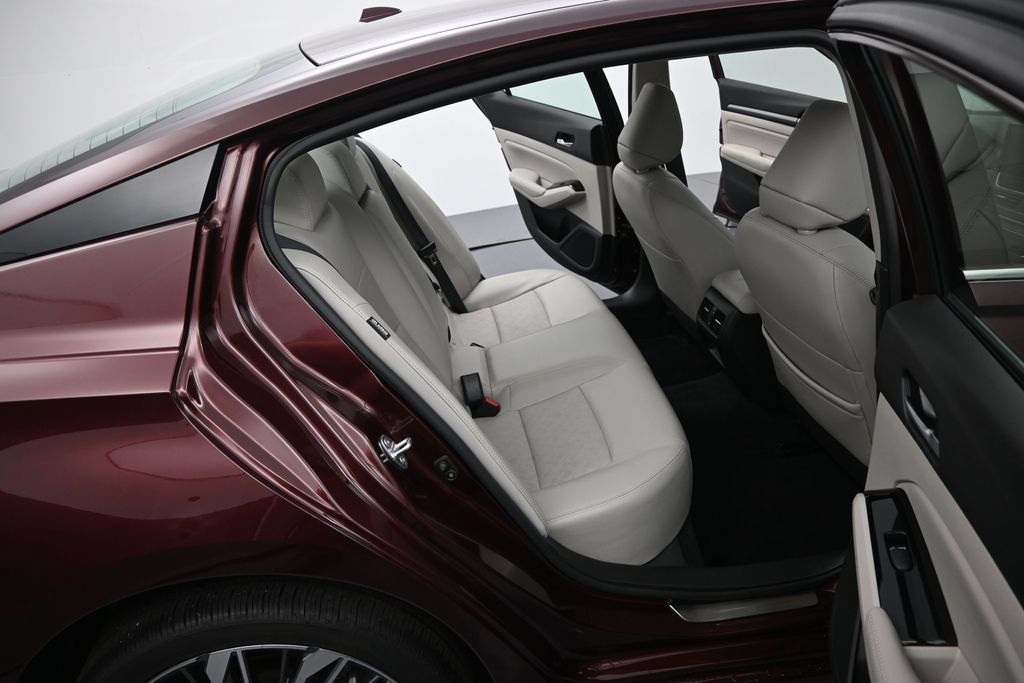 Used 2023 Nissan Altima 2.5 SL AWD/4WD image 8