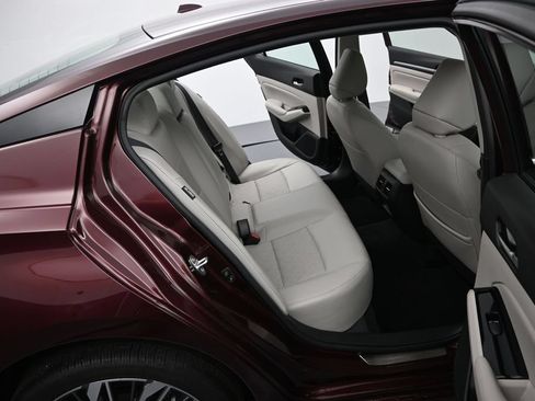 Used 2023 Nissan Altima 2.5 SL AWD/4WD image 8