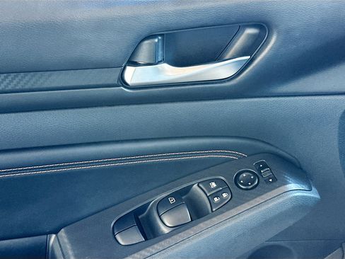 Used 2021 Nissan Altima 2.5 SR image 17