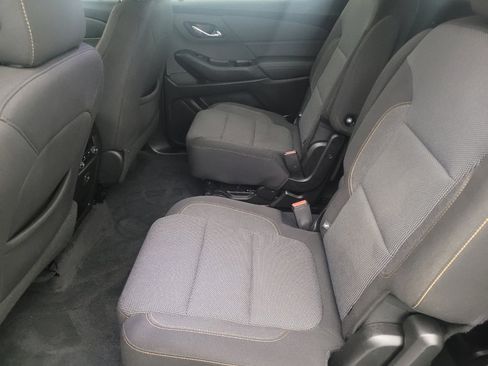 Used 2020 Chevrolet Traverse LT image 18