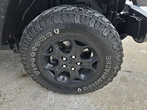 Used 2023 Jeep Wrangler Unlimited AWD/4WD image 31