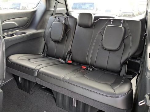 New 2026 Chrysler Pacifica Select FWD image 15