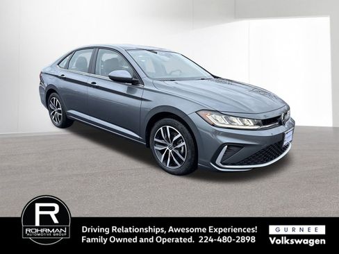 New 2026 Volkswagen Jetta SE image 2