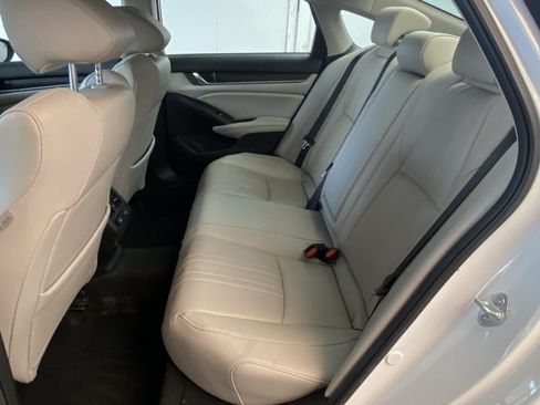Used 2021 Honda Accord Touring image 16