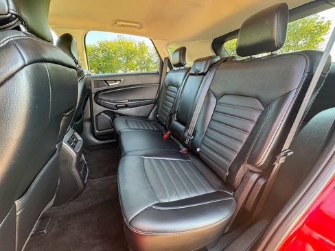 Used 2018 Ford Edge SEL w/ Equipment Group 201A AWD/4WD image 25