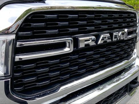 Used 2024 RAM 2500 Big Horn AWD/4WD image 32