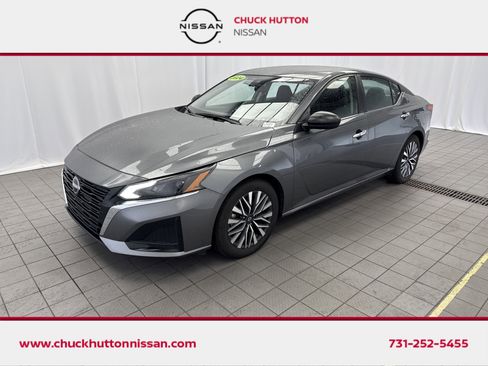 Used 2024 Nissan Altima 2.5 SV image 1