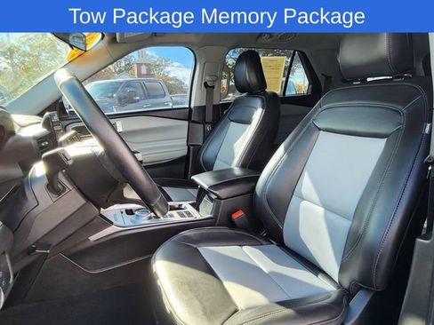 Used 2022 Ford Explorer XLT w/ Equipment Group 202A image 10