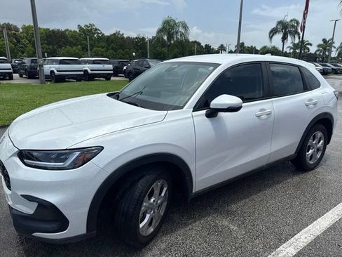 Used 2024 Honda HR-V LX image 2