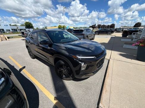 Used 2025 Chevrolet Trax ACTIV w/ Driver Confidence Package FWD image 4