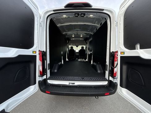 New 2026 Ford Transit 250 148 Medium Roof w/ Load Area Protection Package RWD image 21
