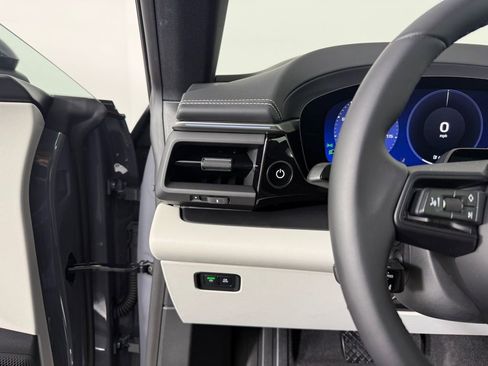 New 2026 Porsche Macan 4 Electric image 27