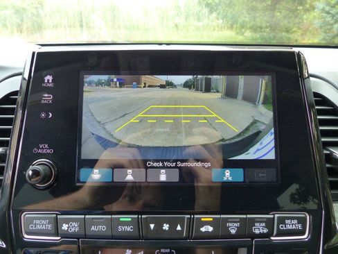 Used 2024 Honda Odyssey Elite image 32