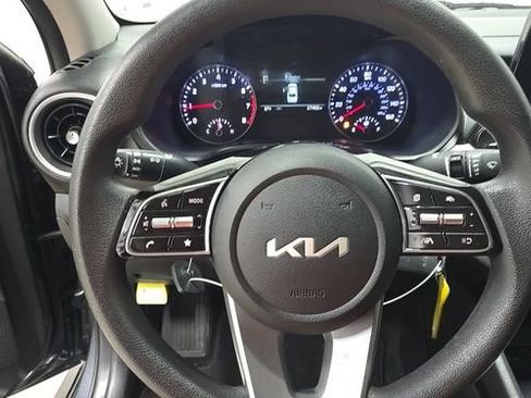 Used 2022 Kia Forte LXS FWD image 6