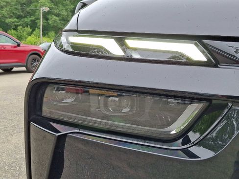 Used 2025 BMW X7 M60i w/ Executive Package image 9