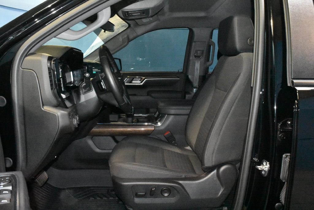 Used 2026 Chevrolet Silverado 1500 RST AWD/4WD image 6