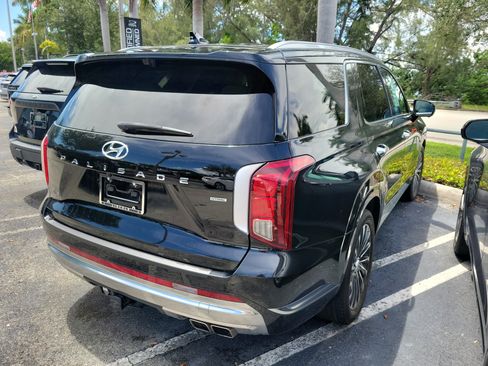 Used 2025 Hyundai Palisade Calligraphy AWD/4WD image 3