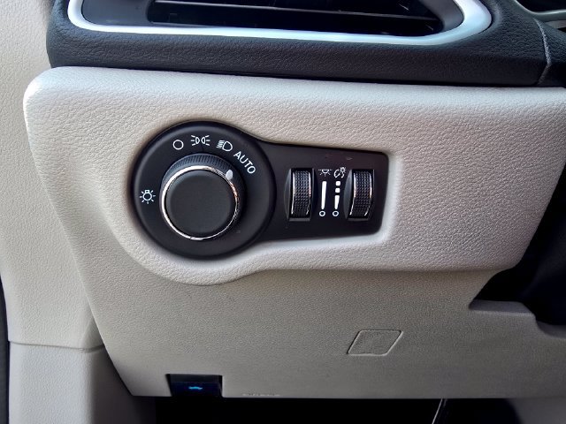 Used 2024 Chrysler Voyager LX FWD image 21
