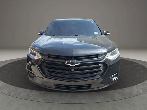 Used 2019 Chevrolet Traverse LT w/ LPO, Blackout Package AWD/4WD image 2