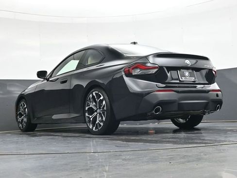 Used 2025 BMW 230i Coupe w/ Premium Package RWD image 32