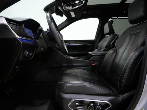 Used 2022 Jeep Grand Cherokee L Overland w/ Luxury Tech Group IV image 13