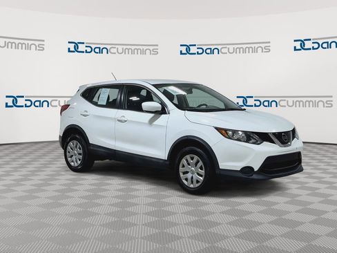 Used 2019 Nissan Rogue Sport S FWD image 2