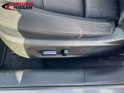 Used 2025 Nissan Altima 2.5 SV FWD image 25