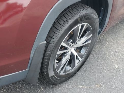 Used 2016 Toyota Highlander XLE AWD/4WD image 5