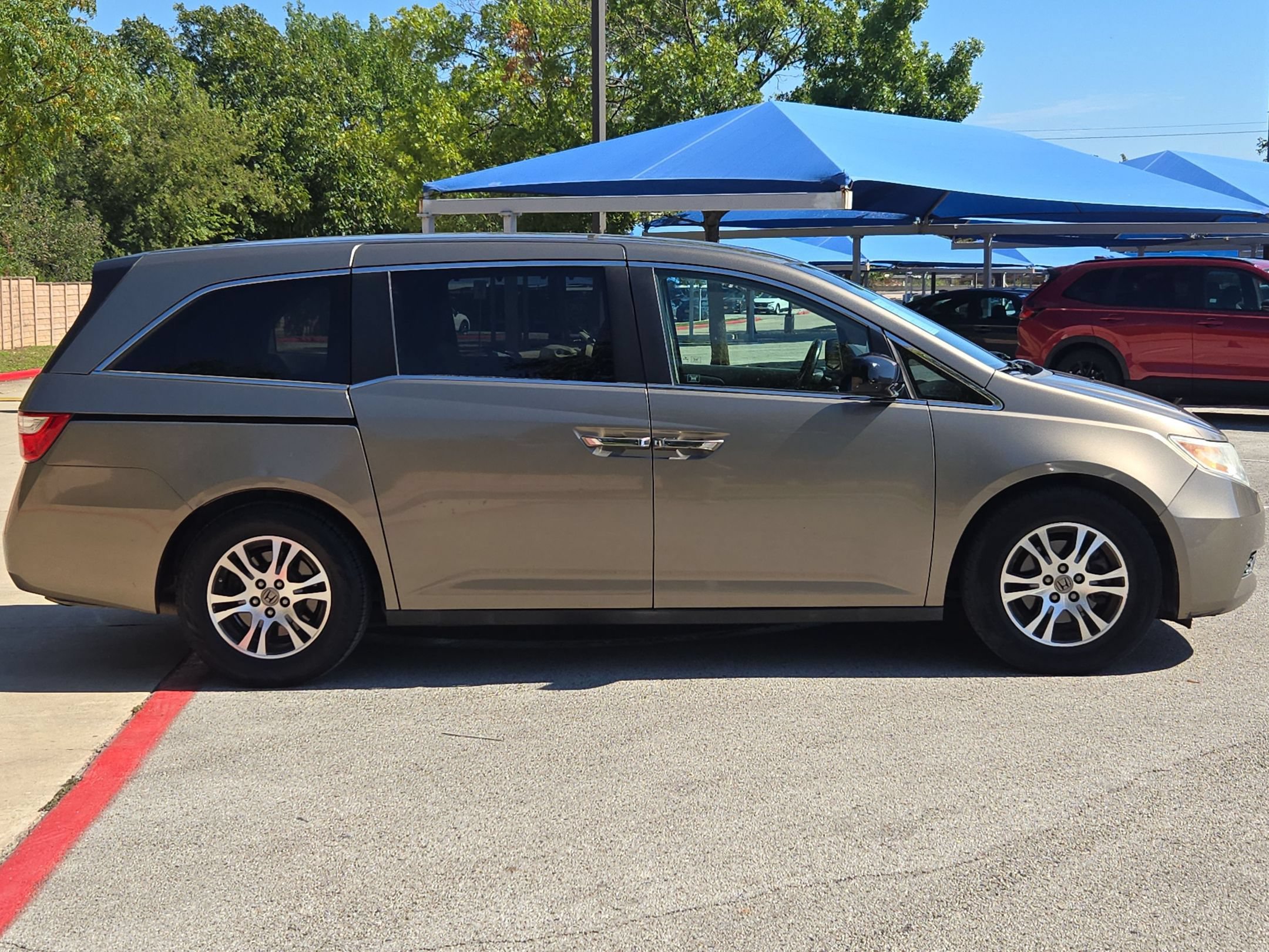 Used 2012 Honda Odyssey EX-L image 2