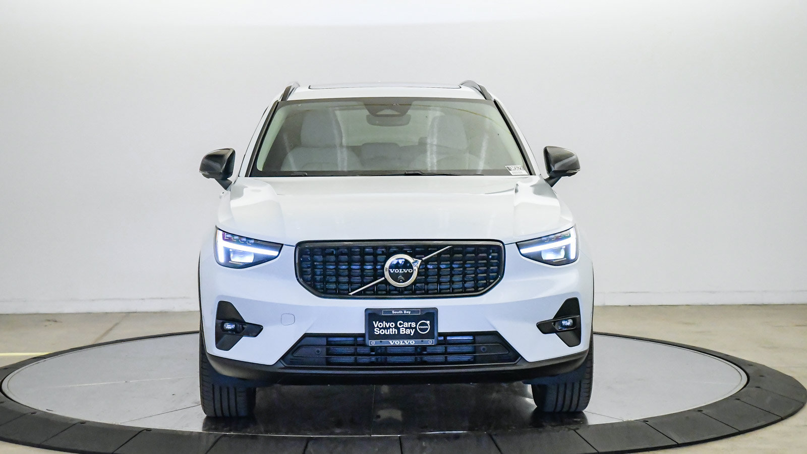 Certified 2026 Volvo XC40 B5 Plus w/ Protection Package Premier AWD/4WD image 7