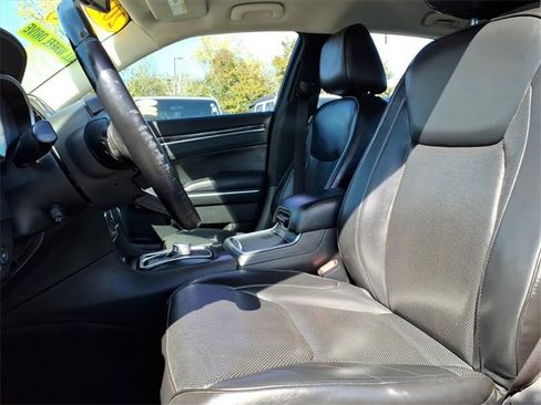 Certified 2019 Chrysler 300 Limited image 20