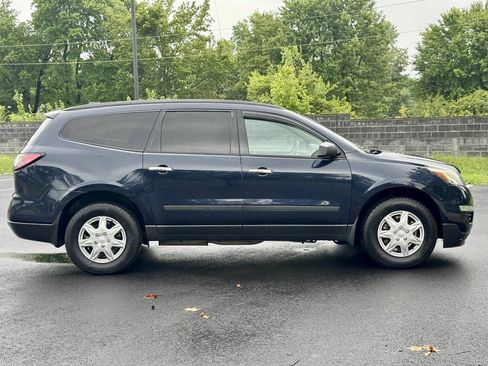 Used 2017 Chevrolet Traverse LS FWD image 10