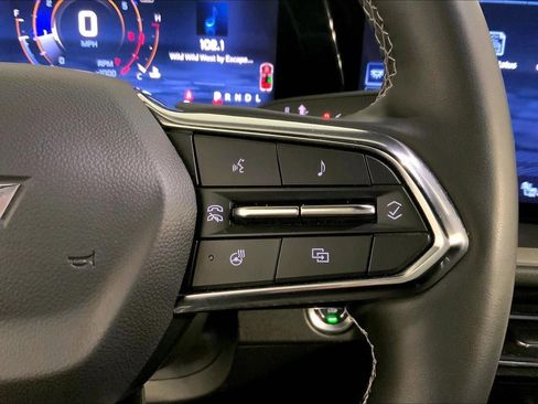 Used 2024 Chevrolet Traverse LT image 19