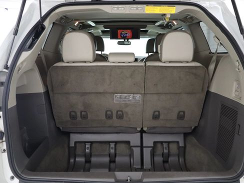 Used 2013 Toyota Sienna Limited w/ Premium Pkg FWD image 8