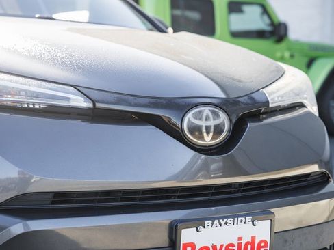 Used 2018 Toyota C-HR XLE image 13