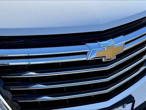 Used 2023 Chevrolet Equinox Premier image 29