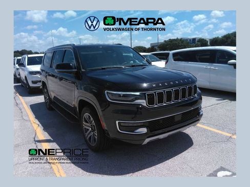 Used 2024 Jeep Wagoneer L Series II w/ Flexible Seating Group AWD/4WD image 1