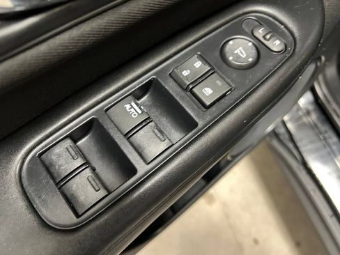 Used 2018 Honda HR-V LX image 12