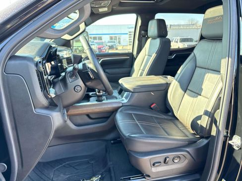 Used 2025 Chevrolet Silverado 1500 High Country w/ High Country Premium Package image 10