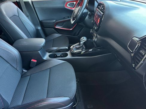 Certified 2025 Kia Soul GT-Line FWD image 16