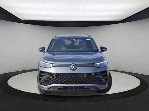 New 2026 Volkswagen Tiguan SE R-Line image 2