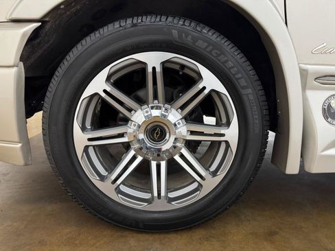 Used 2016 Chevrolet Express 2500 RWD image 41