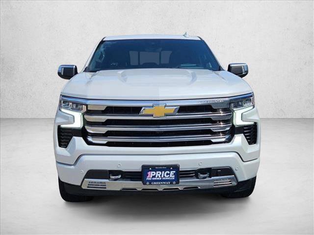 Used 2025 Chevrolet Silverado 1500 High Country w/ Technology Package AWD/4WD image 2
