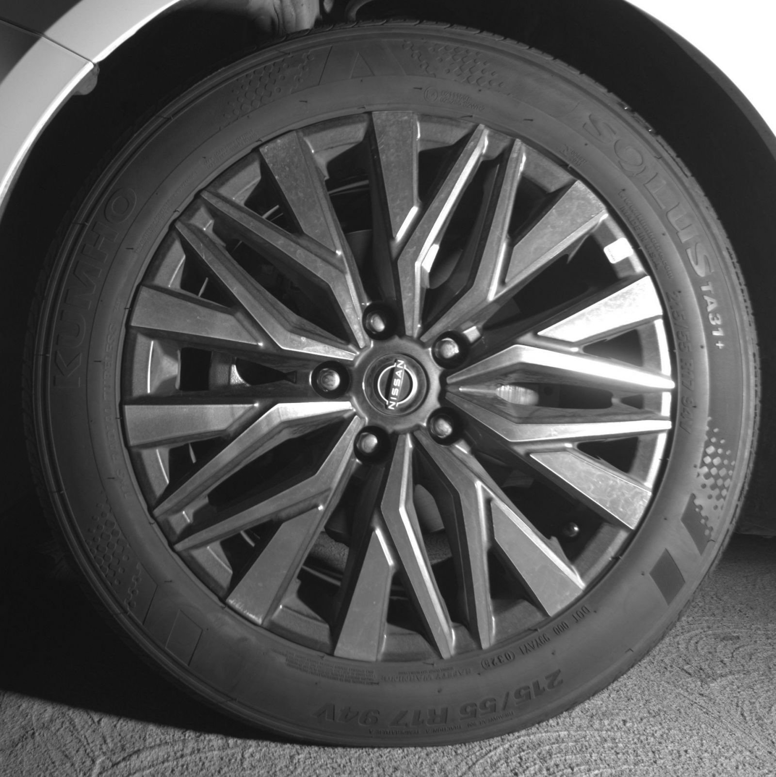 Used 2025 Nissan Altima 2.5 SV FWD image 13